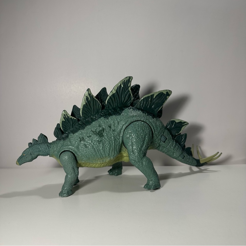 2017 Jurassic World Stegosaurus Dinosaur Figure Action Attack JW Jurassic Park